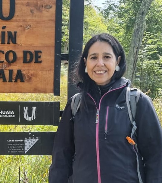 Team - Estela Caipillán